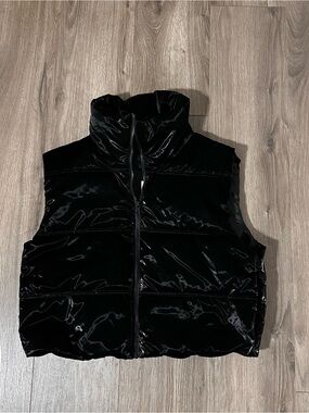 wild fable Vest Shiny Black Puffer Cropped NWT